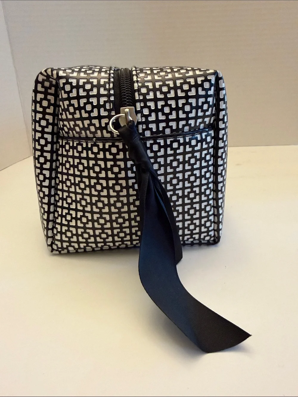 Black & White Geometric Travel Case